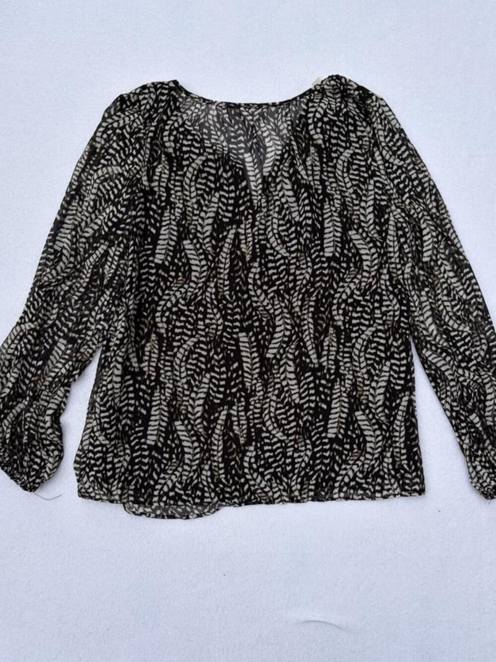 T Tahari Black White Sheer Patterned Long Sleeve Blouse Sz M Office Corpcore